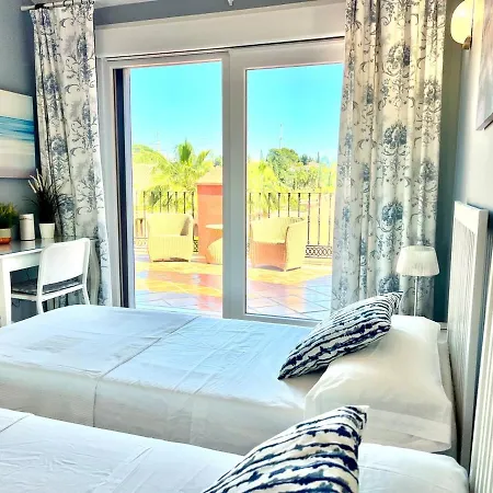 La Brisa Townhouse Golden Mile Holiday home